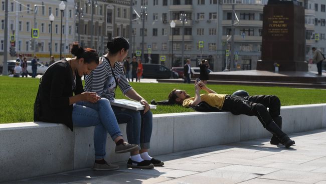 На площади Тверская Застава в Москве. 12 сентября 2017 На площади Тверская Застава в Москве. 12 сентября 2017