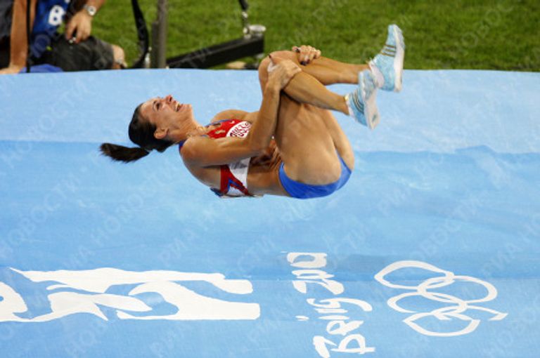 Елена Исинбаева стала двукратной олимпийской чемпионкой и установила новый мировой рекорд Елена Исинбаева стала двукратной олимпийской чемпионкой и установила новый мировой рекорд