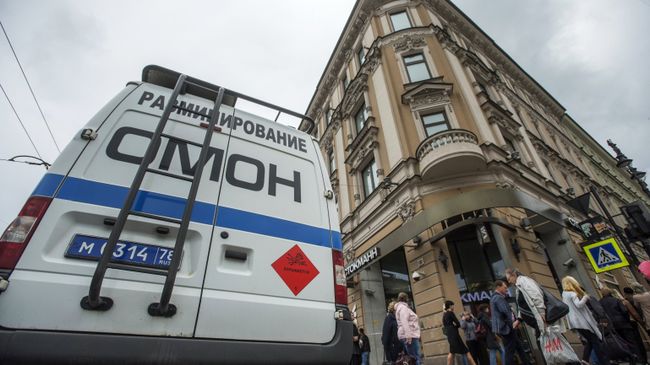 Автомашина правоохранительных органов в центре Санкт-Петербурга