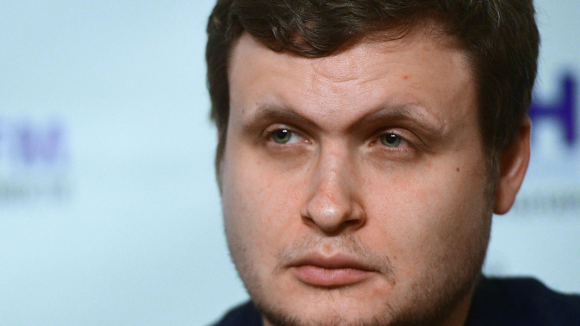Пранкер Алексей Столяров на презентации книги Вован и Лексус. По ком звонит телефон в Москве Пранкер Алексей Столяров на презентации книги Вован и Лексус. По ком звонит телефон в Москве - РИА Новости, 1920, 10.10.2020