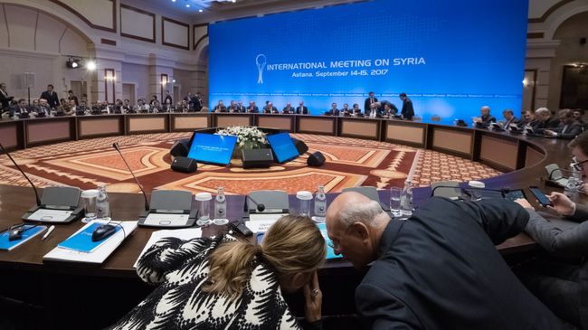 Участники заседания совместной оперативной группы по сирийскому урегулированию на международной встрече в Астане. Архивное фото Участники заседания совместной оперативной группы по сирийскому урегулированию на международной встрече в Астане. Архивное фото