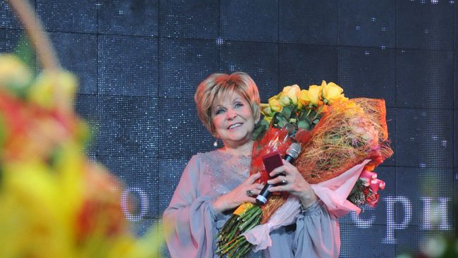 Телеведущая Ангелина Вовк во время творческого вечера, посвященного ее 70-летнему юбилею, в Московском Доме кино