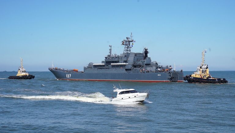Большой десантный корабль Минск во время выхода кораблей Балтийского флота в море в рамках российско-белорусских стратегических учений Запад-2017 Большой десантный корабль Минск во время выхода кораблей Балтийского флота в море в рамках российско-белорусских стратегических учений Запад-2017