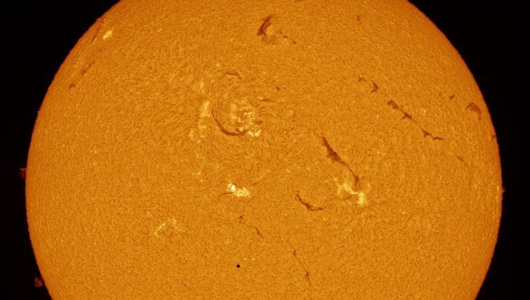 Снимок фотографа Александры Харт из Великобритании Mercury Rising, победивший в категории Наше солнце в фотоконкурсе Insight Astronomy Photographer of the Year 2017 Снимок фотографа Александры Харт из Великобритании Mercury Rising, победивший в категории Наше солнце в фотоконкурсе Insight Astronomy Photographer of the Year 2017