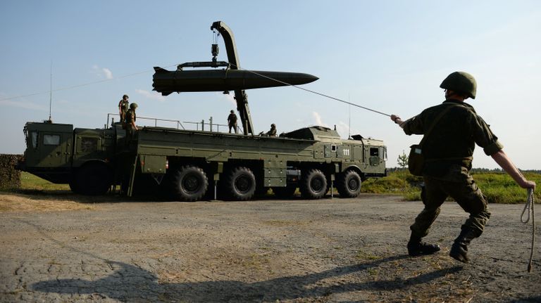 Развертывание оперативно-тактического ракетного комплекса Искандер-М