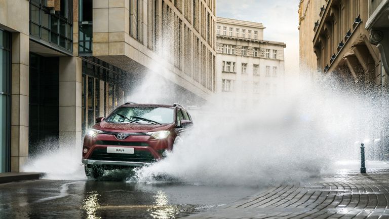 Кроссовер Toyota RAV4 Кроссовер Toyota RAV4