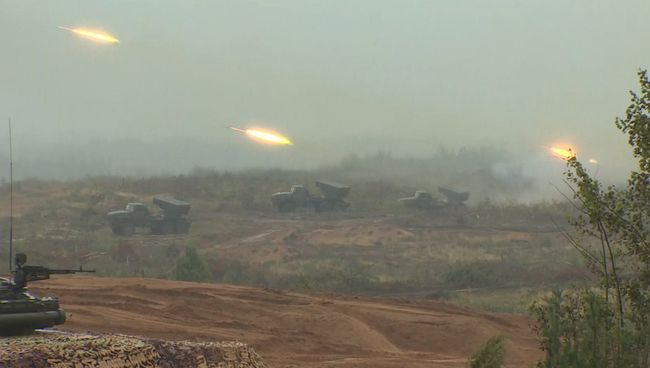 Запад-2017: залпы РСЗО, удары Су-25 и маневры кораблей Балтфлота Запад-2017: залпы РСЗО, удары Су-25 и маневры кораблей Балтфлота