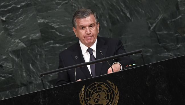 Президент Узбекистана Шавкат Мирзиеев во время выступления на заседании Генассамблеи ООН в Нью-Йорке, США. 19 сентября 2017 Президент Узбекистана Шавкат Мирзиеев во время выступления на заседании Генассамблеи ООН в Нью-Йорке, США. 19 сентября 2017