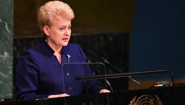 Президент Литвы Даля Грибаускайте во время выступления на заседании Генассамблеи ООН в Нью-Йорке, США. 19 сентября 2017 Президент Литвы Даля Грибаускайте во время выступления на заседании Генассамблеи ООН в Нью-Йорке, США. 19 сентября 2017