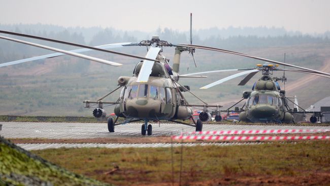 Вертолеты Ми-8 на полигоне в Минской области во время совместных стратегических учений вооруженных сил Республики Белоруссия и Российской Федерации Запад-2017. 20 сентября 2017 Вертолеты Ми-8 на полигоне в Минской области во время совместных стратегических учений вооруженных сил Республики Белоруссия и Российской Федерации Запад-2017. 20 сентября 2017