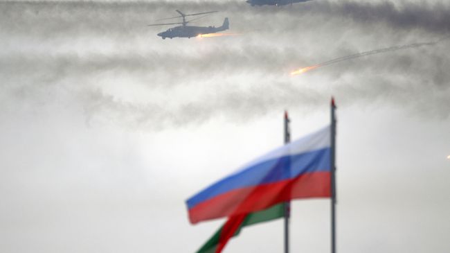 Вертолеты Ка-52 во время совместных стратегических учений вооруженных сил Республики Белоруссия и Российской Федерации Запад-2017. 20 сентября 2017