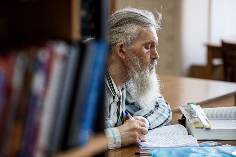 Тема деменции очень тонкая, сложная и болезненная как для того, кого поразил недуг, так и для его близких Тема деменции очень тонкая, сложная и болезненная как для того, кого поразил недуг, так и для его близких