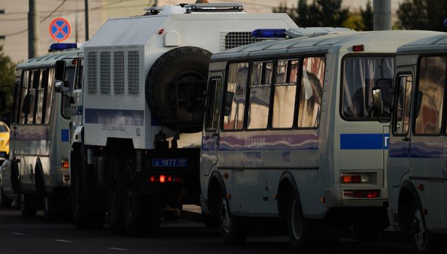 Полиция проводит рейд в ТЦ Москва. 21 сентября 2017 Полиция проводит рейд в ТЦ Москва. 21 сентября 2017
