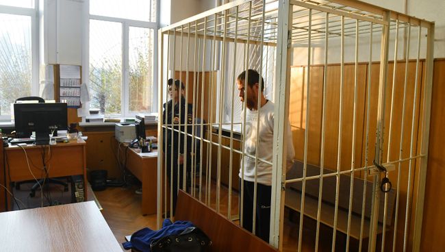 Задержанный активист Христианского государства Александр Баянов в Хамовническом суде. 21 сентября 2017 Задержанный активист Христианского государства Александр Баянов в Хамовническом суде. 21 сентября 2017