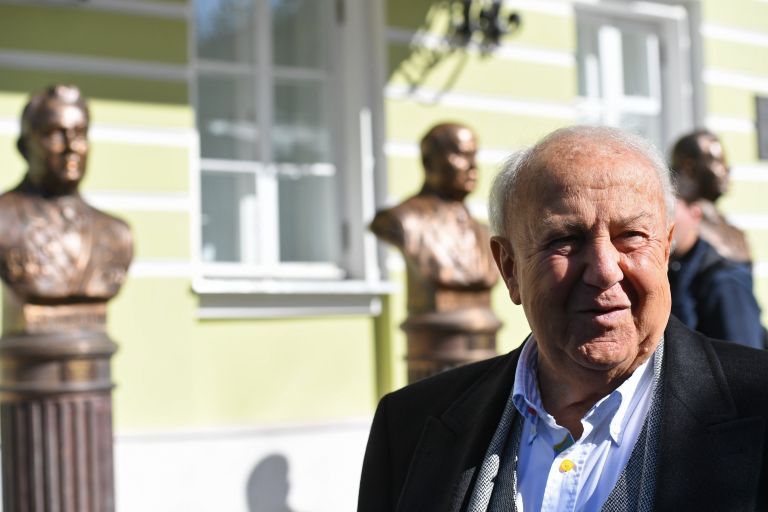 Скульптор, художник Зураб Церетели на открытии Аллеи Правителей ХХ века в Москве. 22 сентября 2017