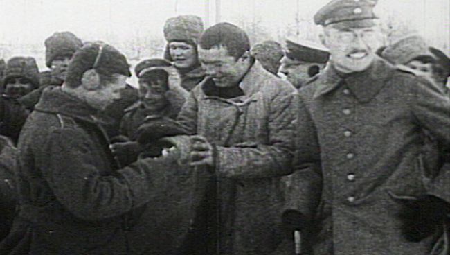 Братание солдат на Восточном фронте Первой мировой войны. Видеохроники Братание солдат на Восточном фронте Первой мировой войны. Видеохроники