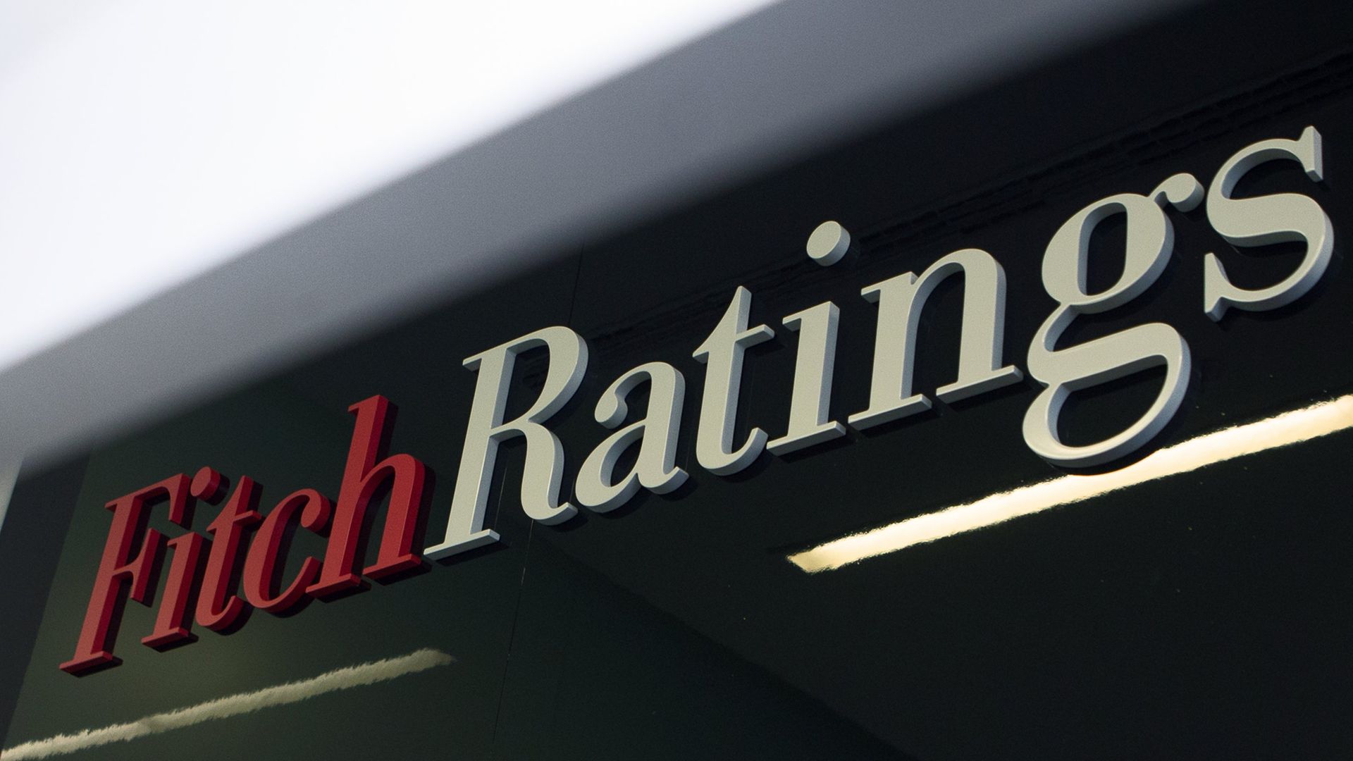 Логотип агентства Fitch Ratings Логотип агентства Fitch Ratings - РИА Новости, 1920, 28.03.2022