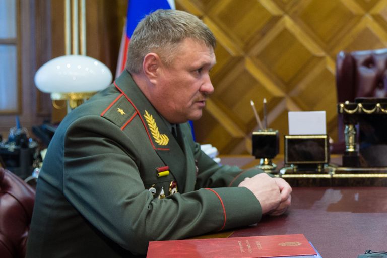 Командующий 68-м армейским корпусом генерал-майор Валерий Асапов. 14 мая 2014