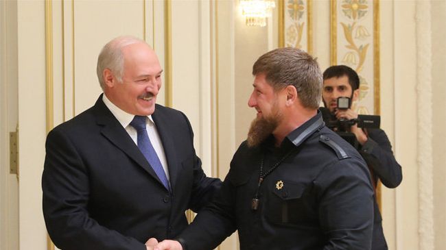 Президент Республики Беларусь Александр Лукашенко и глава Чечни Рамзан Кадыров во время встречи в Минске. 25 сентября 2017 Президент Республики Беларусь Александр Лукашенко и глава Чечни Рамзан Кадыров во время встречи в Минске. 25 сентября 2017