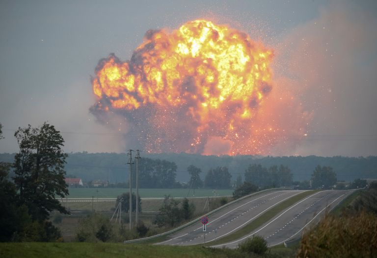 Пожар на военной базе в городе Калиновка в Винницкой области. 27 сентября 2017