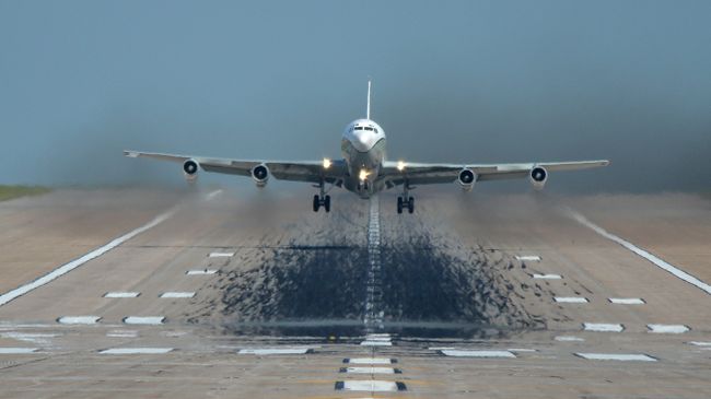 Самолет наблюдения США OC-135B. Архивное фото Самолет наблюдения США OC-135B. Архивное фото