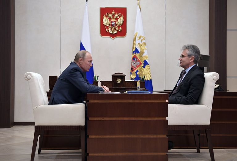 Владимир Путин и президент Российской академии наук академик Александр Сергеев во время встречи. 27 сентября 2017