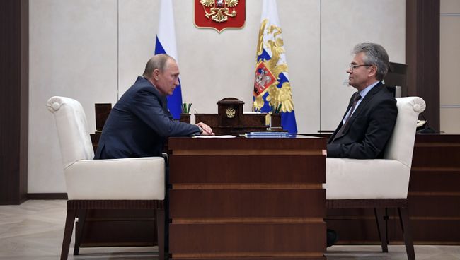 Владимир Путин и президент Российской академии наук академик Александр Сергеев во время встречи. 27 сентября 2017 Владимир Путин и президент Российской академии наук академик Александр Сергеев во время встречи. 27 сентября 2017