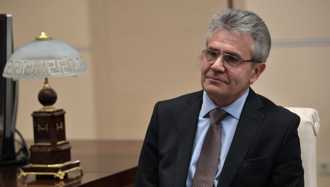 Президент Российской академии наук академик Александр Сергеев во время встречи с президентом РФ Владимиром Путиным. 27 сентября 2017 Президент Российской академии наук академик Александр Сергеев во время встречи с президентом РФ Владимиром Путиным. 27 сентября 2017