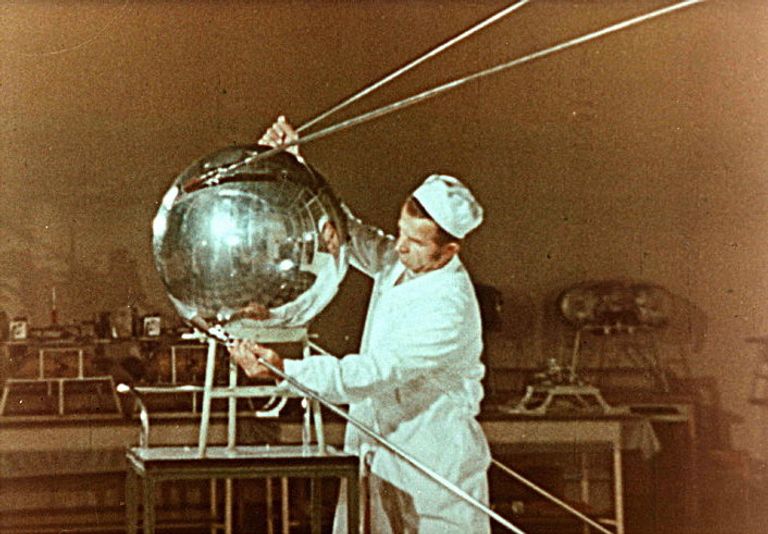 Первый советский искусственный спутник Земли Первый советский искусственный спутник Земли