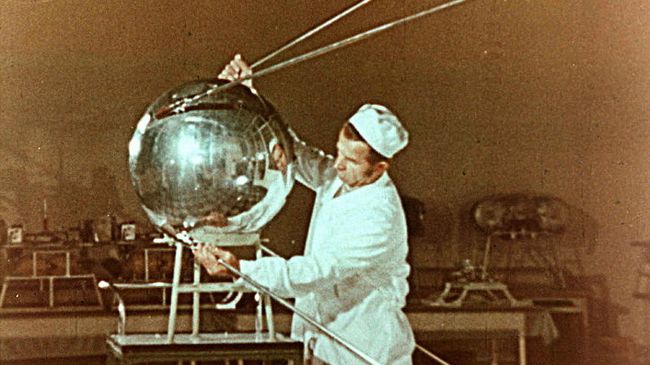 Первый советский искусственный спутник Земли Первый советский искусственный спутник Земли
