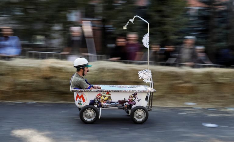 Участник гонки Soapbox Red Bull в Алматы, Казахстан. Участник гонки Soapbox Red Bull в Алматы, Казахстан.