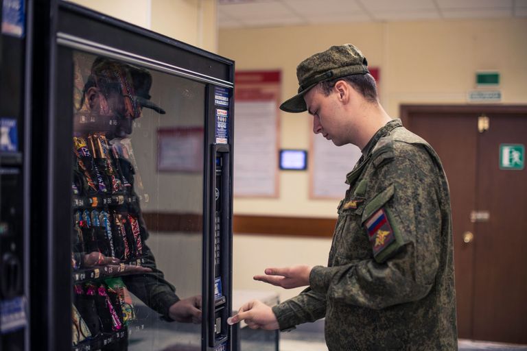 Военнослужащий в расположении Таманской дивизии 