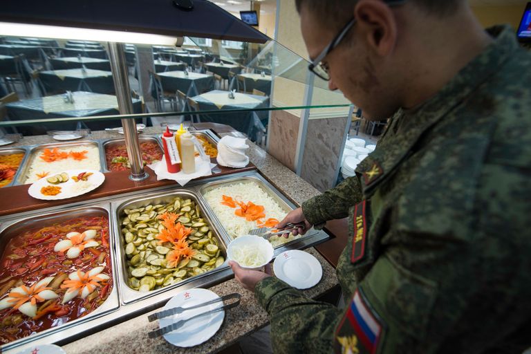 Военнослужащий в расположении Таманской дивизии 