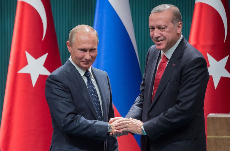 Президент РФ Владимир Путин и президент Турции Реджеп Тайип Эрдоган на пресс-конференции по итогам российско-турецких переговоров в Анкаре. 28 сентября 2017