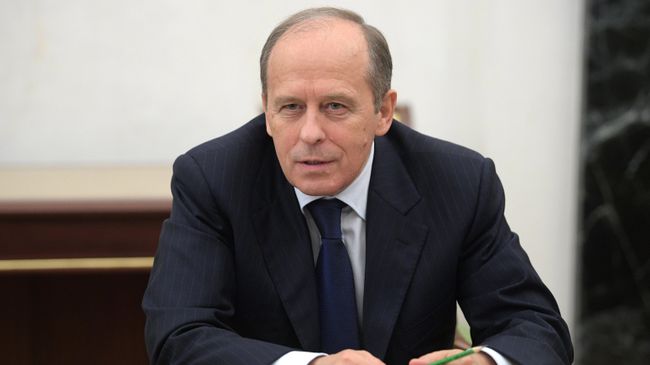 Директор Федеральной службы безопасности РФ Александр Бортников на совещании президента РФ Владимира Путина с постоянными членами Совета безопасности РФ. 29 сентября 2017 Директор Федеральной службы безопасности РФ Александр Бортников на совещании президента РФ Владимира Путина с постоянными членами Совета безопасности РФ. 29 сентября 2017