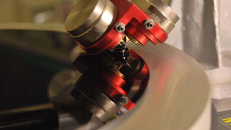 Vinyl record cutting machine на производстве в Санкт-Петербурге. Vinyl record cutting machine на производстве в Санкт-Петербурге.