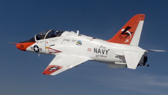 Военный учебно-тренировочный самолет T-45C ВМС США. Архивное фото Военный учебно-тренировочный самолет T-45C ВМС США. Архивное фото