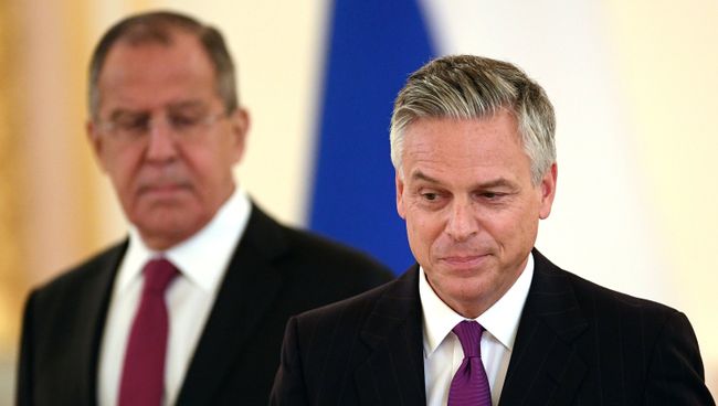 Посол США Джон Мид Хантсман на церемонии вручения президенту РФ верительных грамот послов иностранных государств в Александровском зале Большого Кремлёвского дворца. 3 октября 2017 Посол США Джон Мид Хантсман на церемонии вручения президенту РФ верительных грамот послов иностранных государств в Александровском зале Большого Кремлёвского дворца. 3 октября 2017