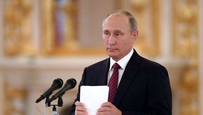 Владимир Путин во время выступления в Кремле. 3 октября 2017 Владимир Путин во время выступления в Кремле. 3 октября 2017