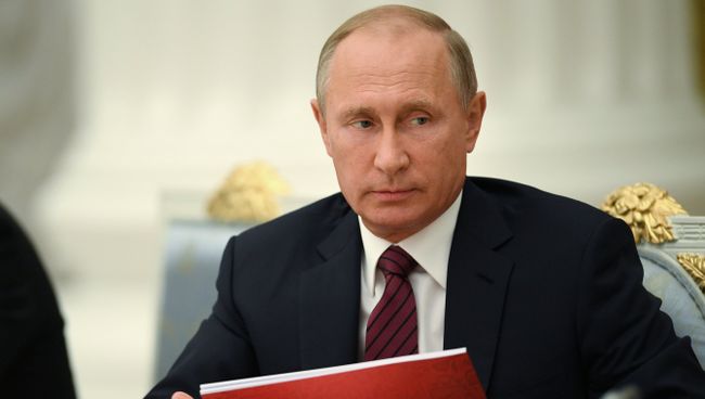 Президент РФ Владимир Путин на заседании Совета при президенте РФ по развитию физической культуры и спорта. 3 октября 2017