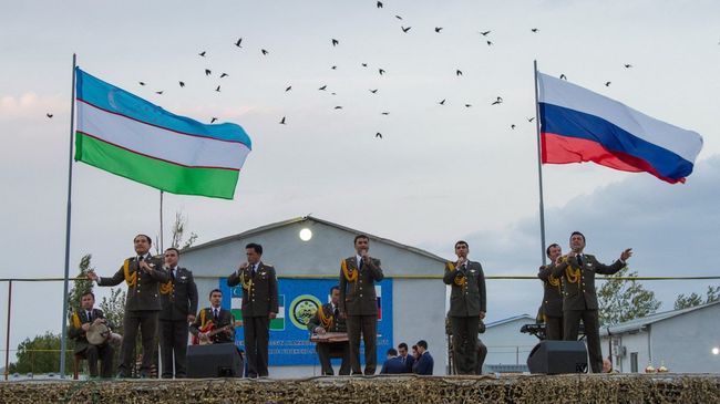 Тактические учения с воинскими контингентами России и Узбекистана Тактические учения с воинскими контингентами России и Узбекистана