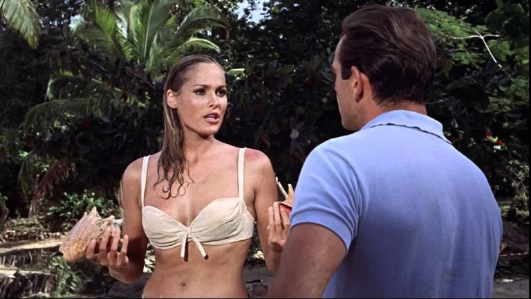 Урсула Андресс в фильме Доктор Но (Dr. No), 1962 год Урсула Андресс в фильме Доктор Но (Dr. No), 1962 год