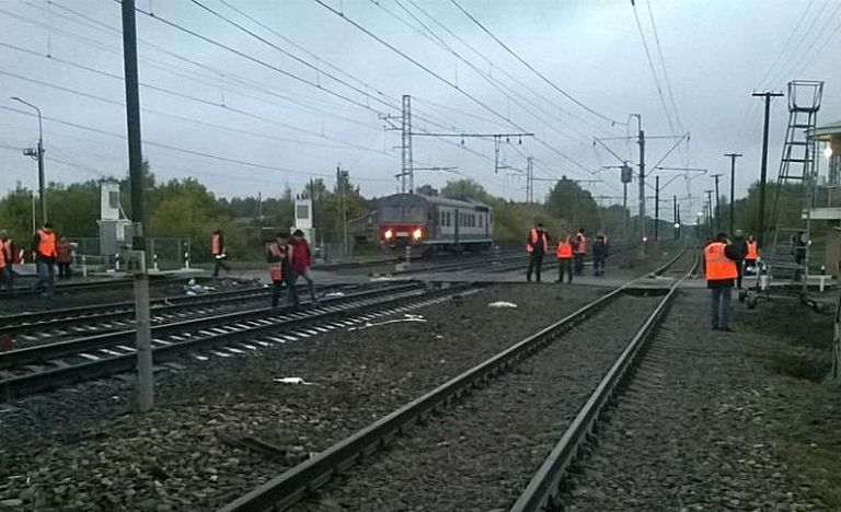 Ликвидация последствий столкновения автобуса и поезда на железнодорожном переезде во Владимирской области Ликвидация последствий столкновения автобуса и поезда на железнодорожном переезде во Владимирской области