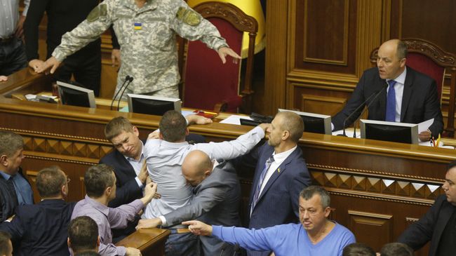 Депутаты на заседании Верховной рады Украины в Киеве Депутаты на заседании Верховной рады Украины в Киеве