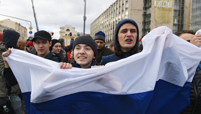 Участники несанкционированной акции на Пушкинской площади в Москве. 7 октября 2017 Участники несанкционированной акции на Пушкинской площади в Москве. 7 октября 2017