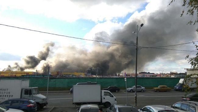 Пожар в торговом комплексе Синдика. 8 октября 2017 Пожар в торговом комплексе Синдика. 8 октября 2017