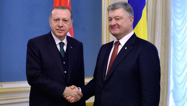 Президент Турции Реджеп Тайип Эрдоган и президент Украины Петр Порошенко во время встречи в Киеве. 9 октября 2017 Президент Турции Реджеп Тайип Эрдоган и президент Украины Петр Порошенко во время встречи в Киеве. 9 октября 2017