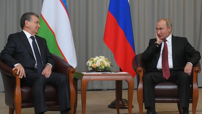 Президент РФ Владимир Путин и президент Узбекистана Шавкат Мирзиеев. Архивное фото Президент РФ Владимир Путин и президент Узбекистана Шавкат Мирзиеев. Архивное фото