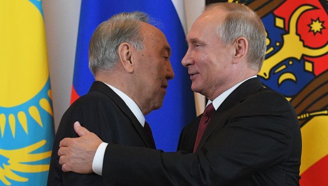 Президент Казахстана Нурсултан Назарбаев и президент РФ Владимир Путин. Архивное фото Президент Казахстана Нурсултан Назарбаев и президент РФ Владимир Путин. Архивное фото