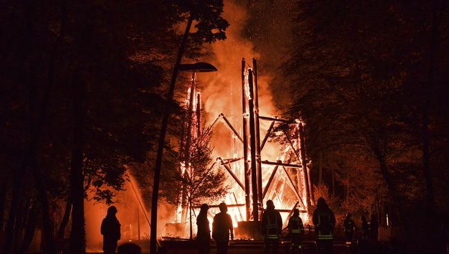 Пожар на Башне Гёте в немецком Франкфурте-на-Майне. 12 октября 2017 Пожар на Башне Гёте в немецком Франкфурте-на-Майне. 12 октября 2017